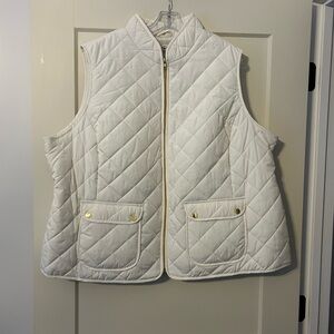 Women’s White Quilted Vest Plus 3X Gold Detail
New with Tags St John’s Bay